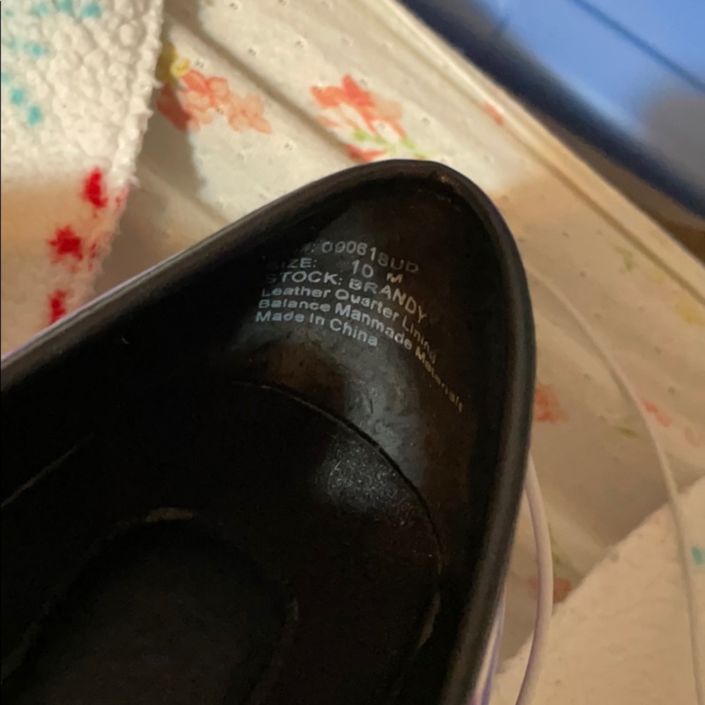 SLIP-RESISTANT CLOGS - Picture 3 of 8